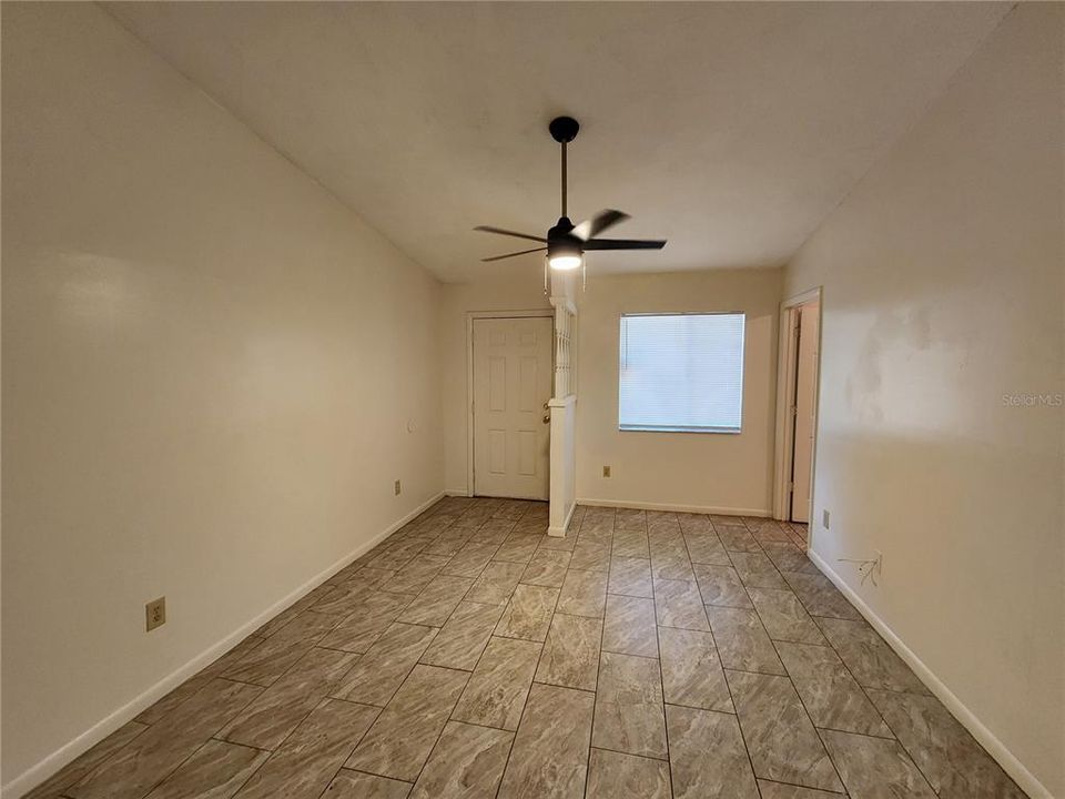 For Rent: $1,550 (3 beds, 2 baths, 880 Square Feet)