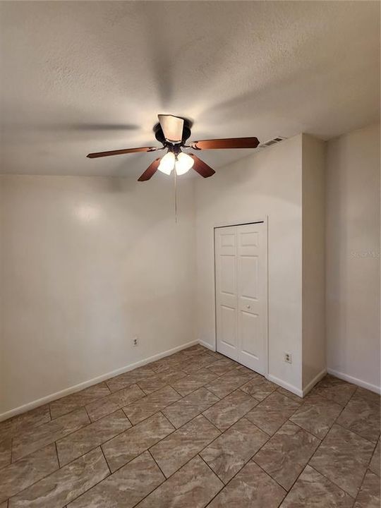 For Rent: $1,550 (3 beds, 2 baths, 880 Square Feet)