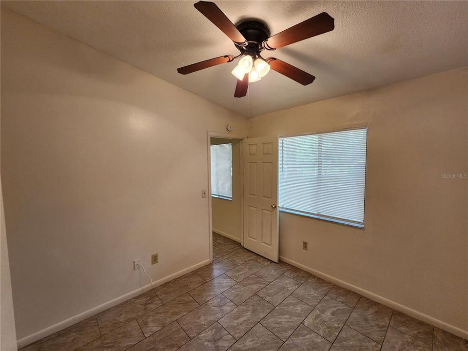 For Rent: $1,550 (3 beds, 2 baths, 880 Square Feet)