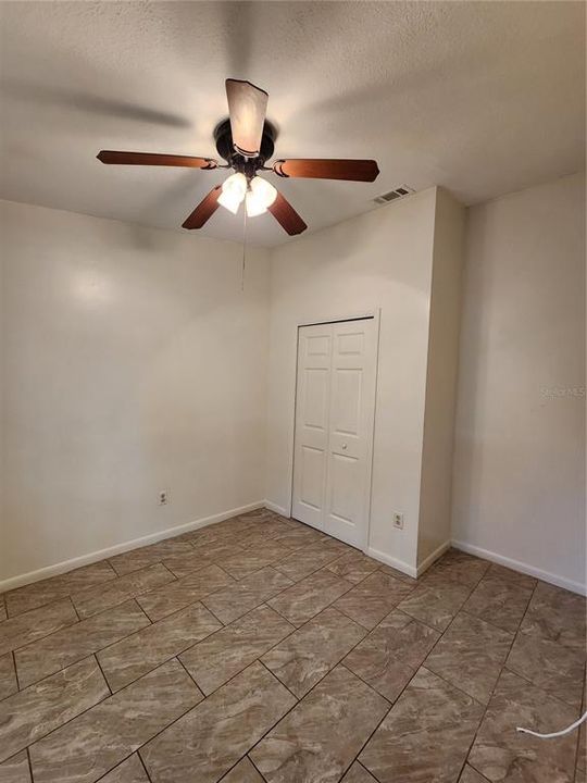 For Rent: $1,550 (3 beds, 2 baths, 880 Square Feet)