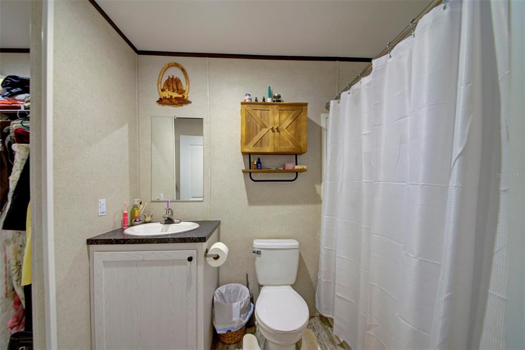 Под контрактом: $215,000 (3 спален, 2 ванн, 1092 Квадратных фут)