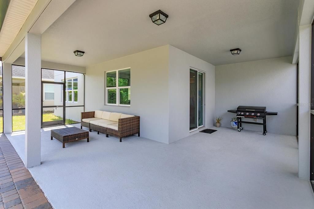 Active With Contract: $850,000 (5 beds, 4 baths, 3793 Square Feet)