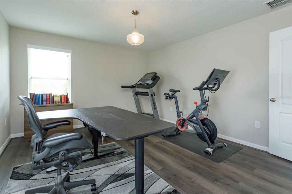 Active With Contract: $850,000 (5 beds, 4 baths, 3793 Square Feet)