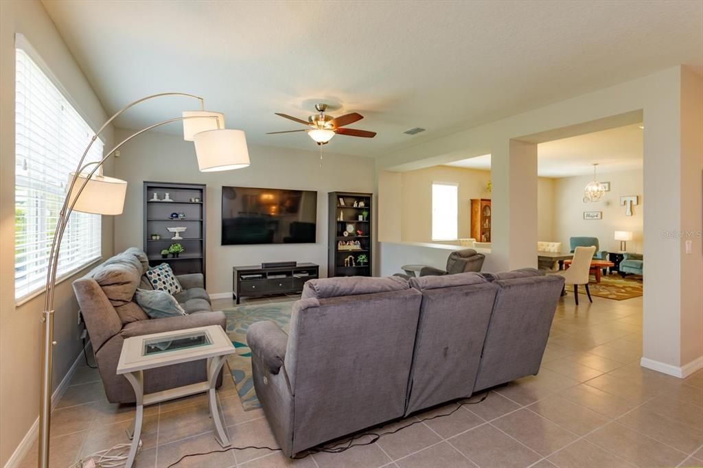 Active With Contract: $850,000 (5 beds, 4 baths, 3793 Square Feet)