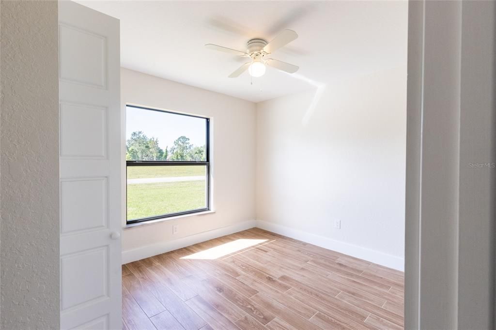 На продажу: $447,000 (4 спален, 0 ванн, 1968 Квадратных фут)