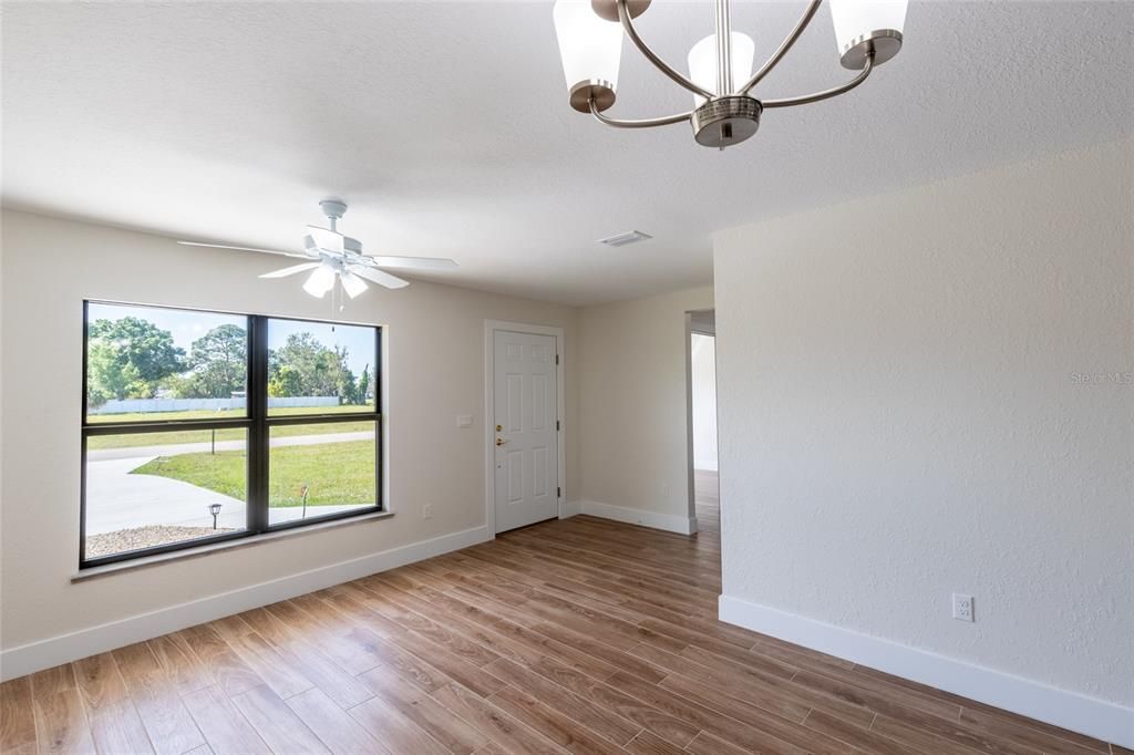 На продажу: $447,000 (4 спален, 0 ванн, 1968 Квадратных фут)