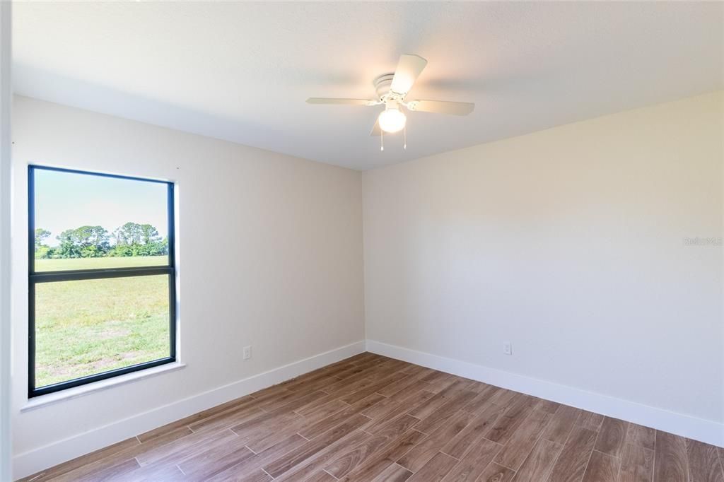 На продажу: $447,000 (4 спален, 0 ванн, 1968 Квадратных фут)