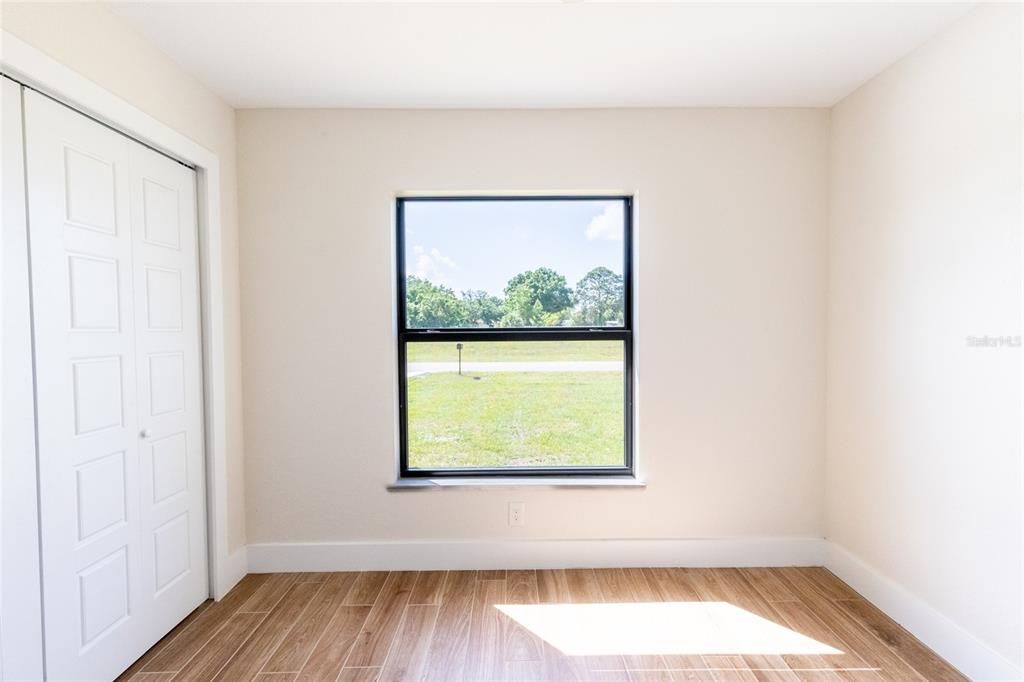 На продажу: $447,000 (4 спален, 0 ванн, 1968 Квадратных фут)