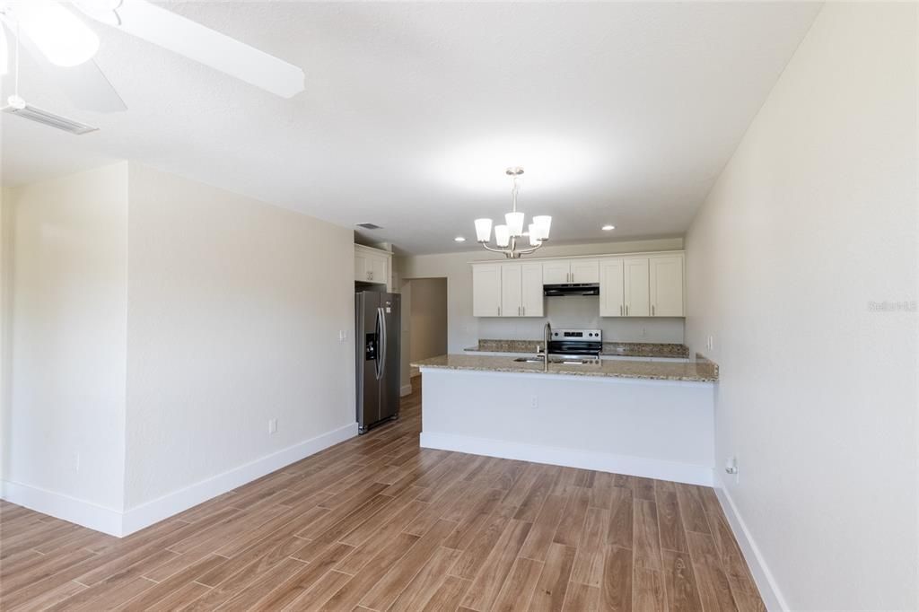 На продажу: $447,000 (4 спален, 0 ванн, 1968 Квадратных фут)