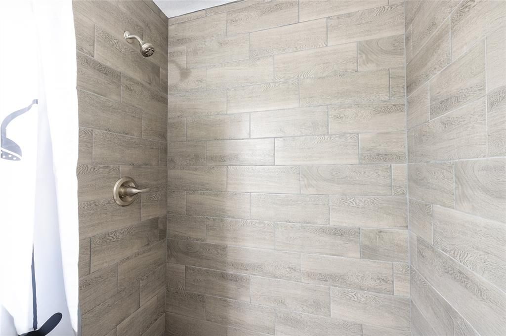 На продажу: $447,000 (4 спален, 0 ванн, 1968 Квадратных фут)