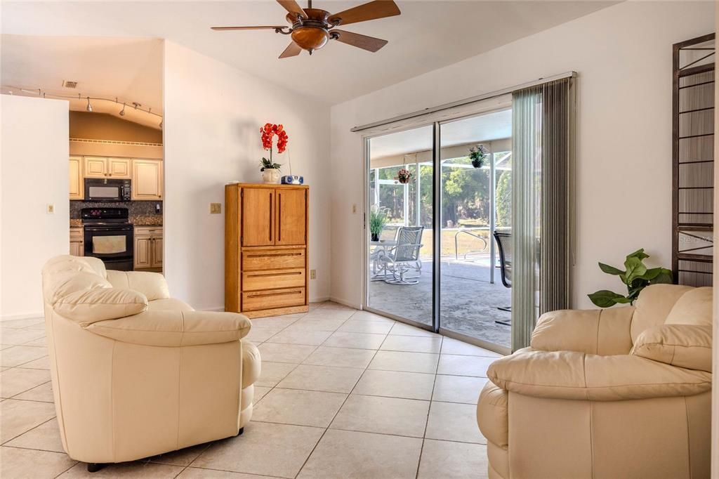 For Sale: $479,900 (3 beds, 2 baths, 1364 Square Feet)
