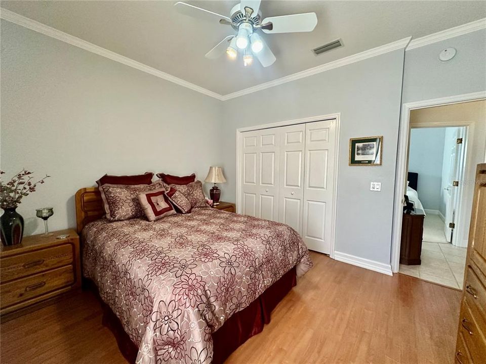 На продажу: $415,000 (3 спален, 2 ванн, 2107 Квадратных фут)