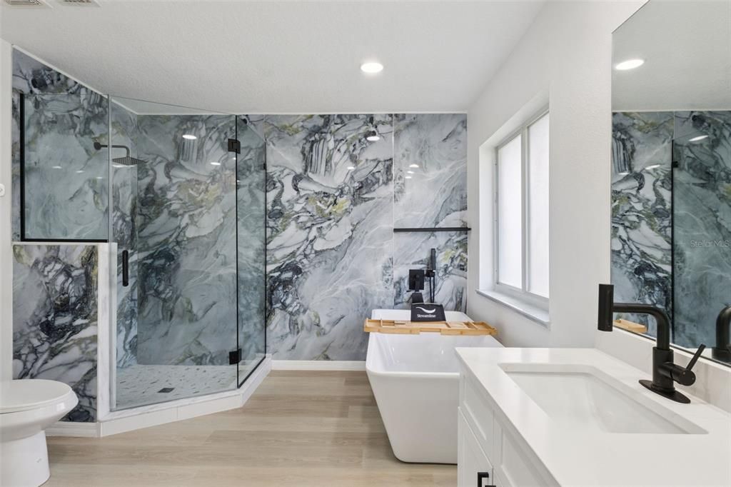 For Sale: $424,900 (3 beds, 2 baths, 2402 Square Feet)
