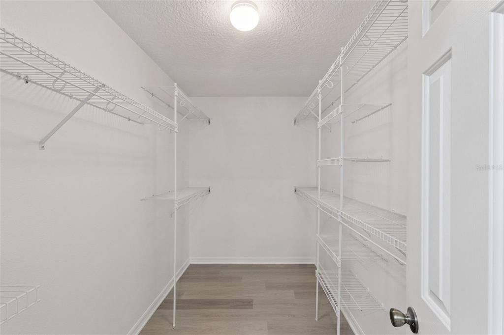 For Sale: $424,900 (3 beds, 2 baths, 2402 Square Feet)