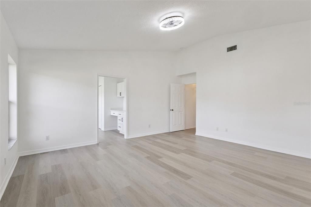 For Sale: $424,900 (3 beds, 2 baths, 2402 Square Feet)