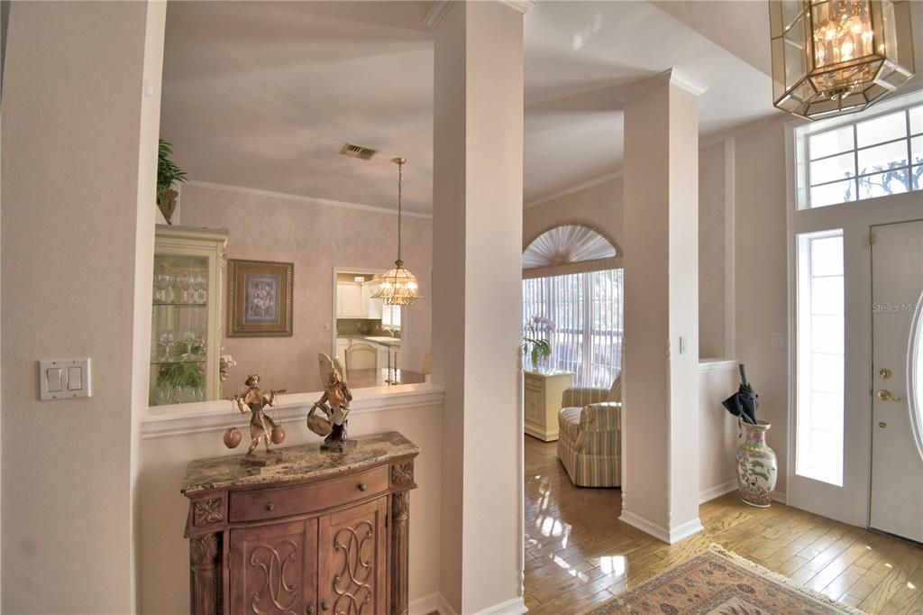 Activo con contrato: $545,000 (4 camas, 3 baños, 3434 Pies cuadrados)