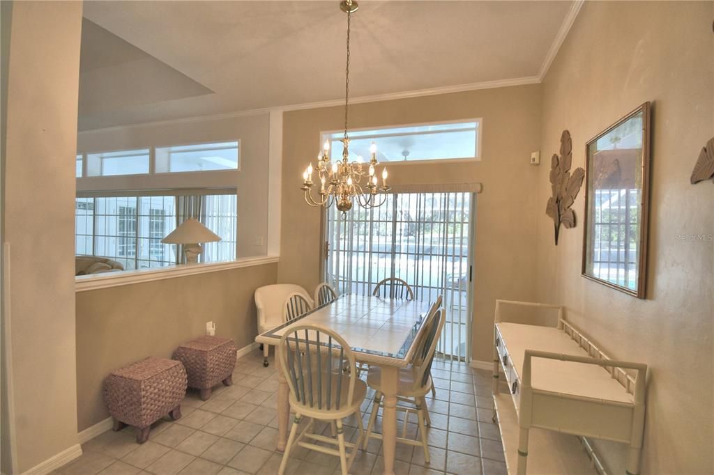 Activo con contrato: $545,000 (4 camas, 3 baños, 3434 Pies cuadrados)
