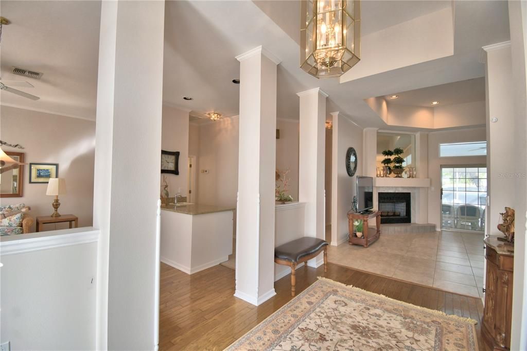 Activo con contrato: $545,000 (4 camas, 3 baños, 3434 Pies cuadrados)