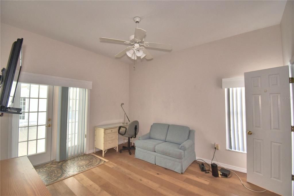 Activo con contrato: $545,000 (4 camas, 3 baños, 3434 Pies cuadrados)