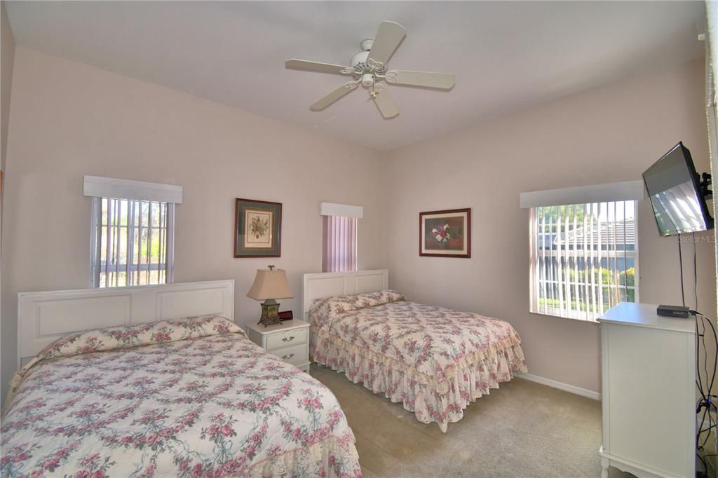Activo con contrato: $545,000 (4 camas, 3 baños, 3434 Pies cuadrados)