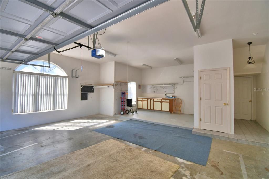 Activo con contrato: $545,000 (4 camas, 3 baños, 3434 Pies cuadrados)