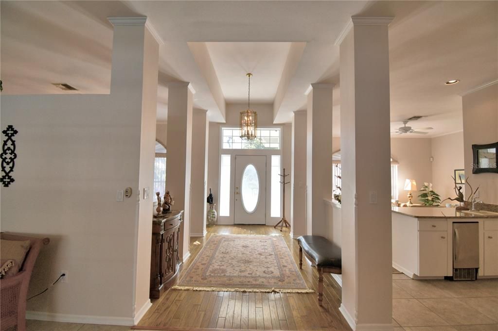 Activo con contrato: $545,000 (4 camas, 3 baños, 3434 Pies cuadrados)