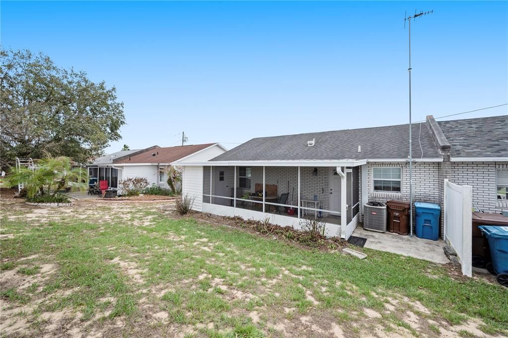 Activo con contrato: $125,000 (2 camas, 2 baños, 858 Pies cuadrados)