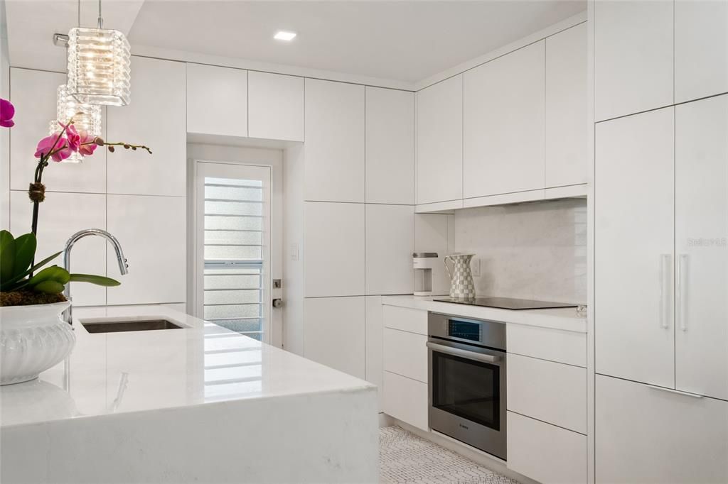En Venta: $469,900 (2 camas, 2 baños, 816 Pies cuadrados)