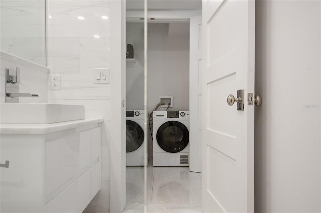 En Venta: $469,900 (2 camas, 2 baños, 816 Pies cuadrados)