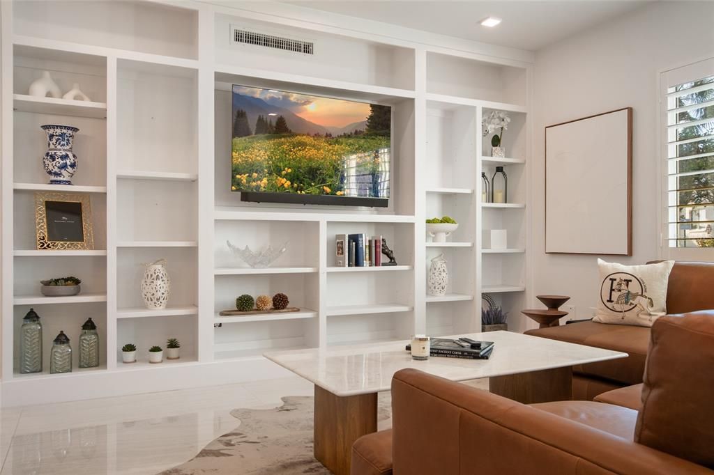 En Venta: $469,900 (2 camas, 2 baños, 816 Pies cuadrados)
