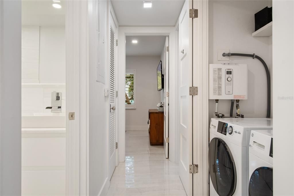En Venta: $469,900 (2 camas, 2 baños, 816 Pies cuadrados)