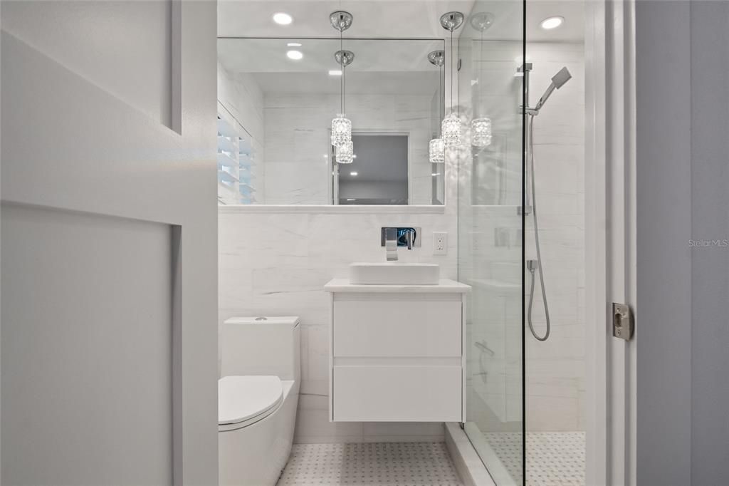 En Venta: $469,900 (2 camas, 2 baños, 816 Pies cuadrados)