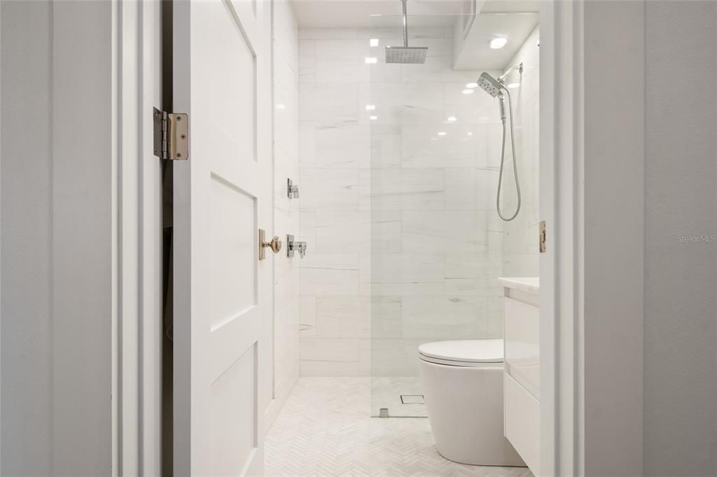 En Venta: $469,900 (2 camas, 2 baños, 816 Pies cuadrados)