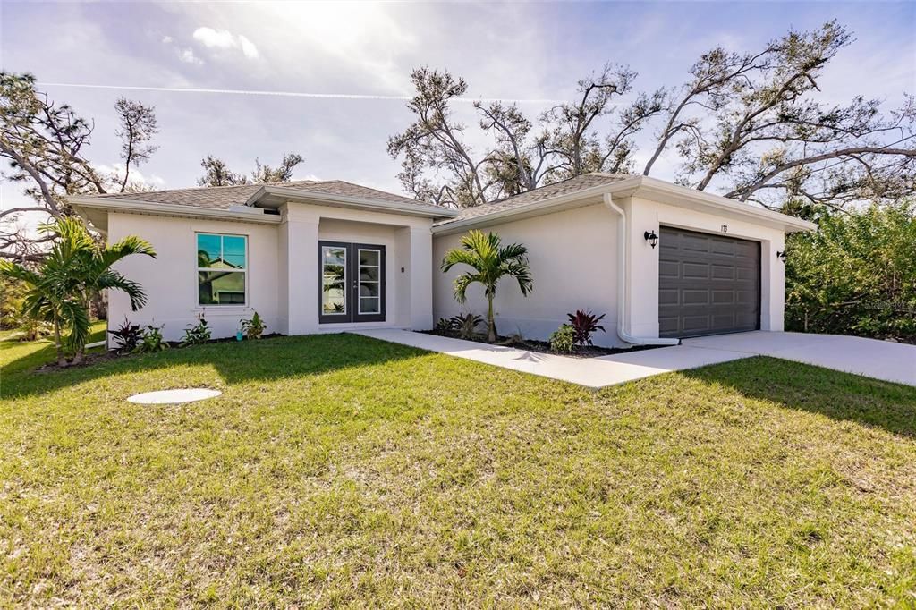 Activo con contrato: $284,000 (4 camas, 2 baños, 1556 Pies cuadrados)