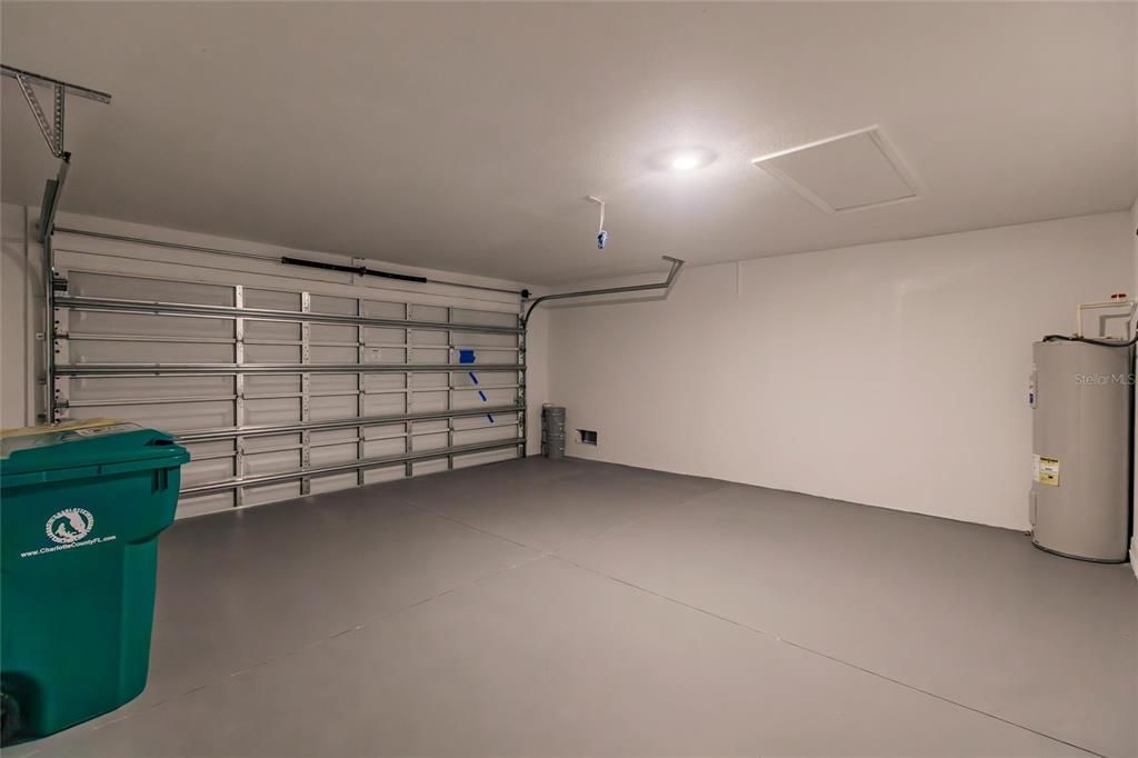 Activo con contrato: $284,000 (4 camas, 2 baños, 1556 Pies cuadrados)