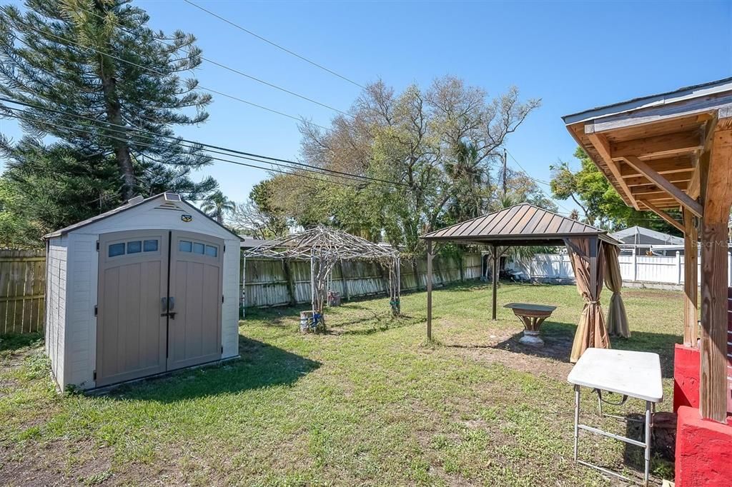 На продажу: $440,000 (2 спален, 1 ванн, 1100 Квадратных фут)