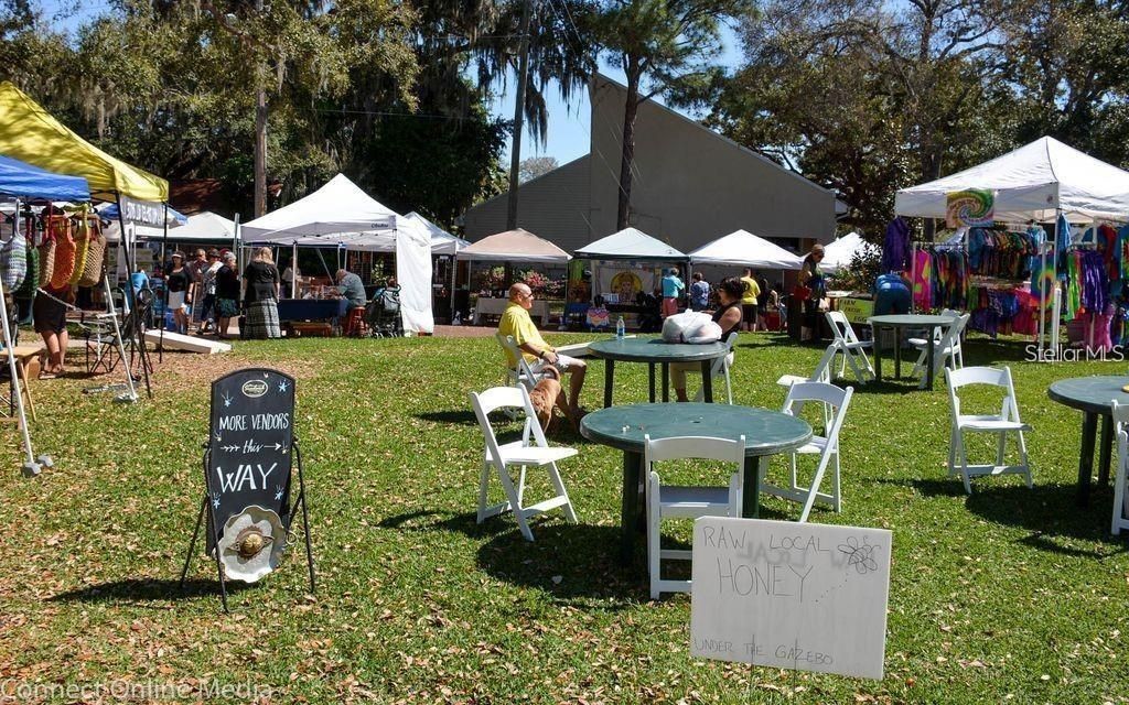 出租: $2,100 (2 贝兹, 1 浴室, 609 平方英尺)