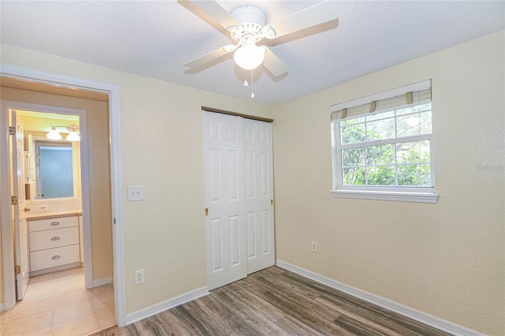 出租: $2,100 (2 贝兹, 1 浴室, 609 平方英尺)