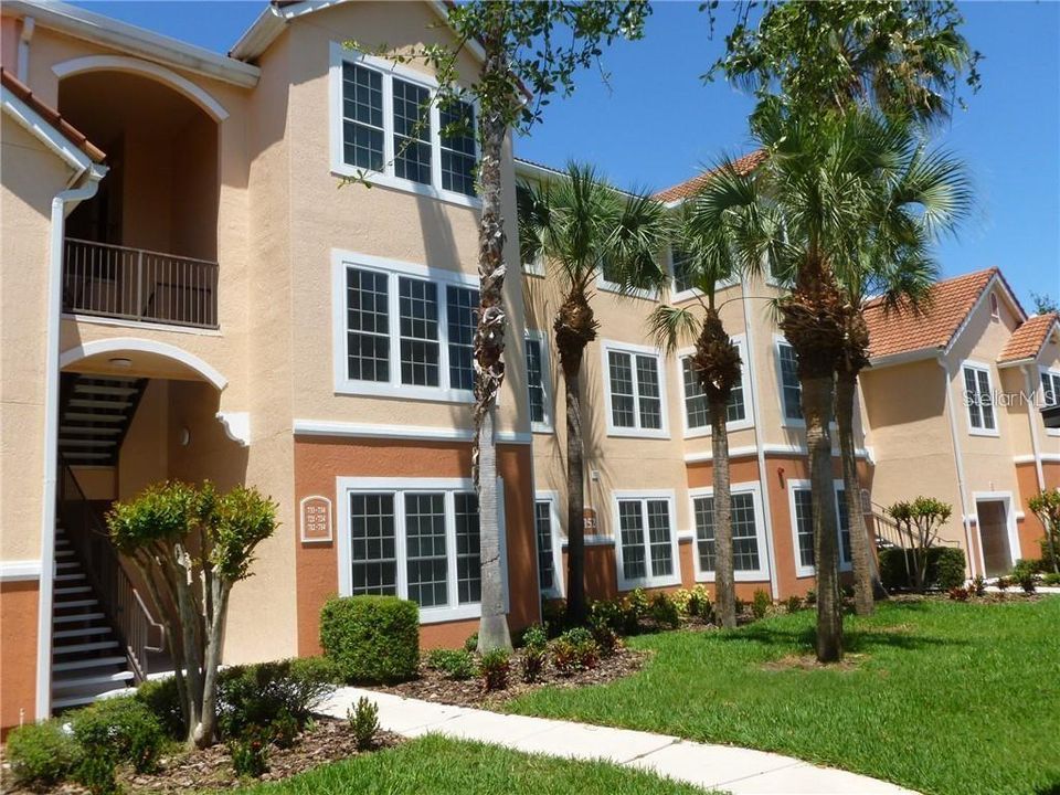 Active With Contract: $1,400 (1 beds, 1 baths, 661 Square Feet)