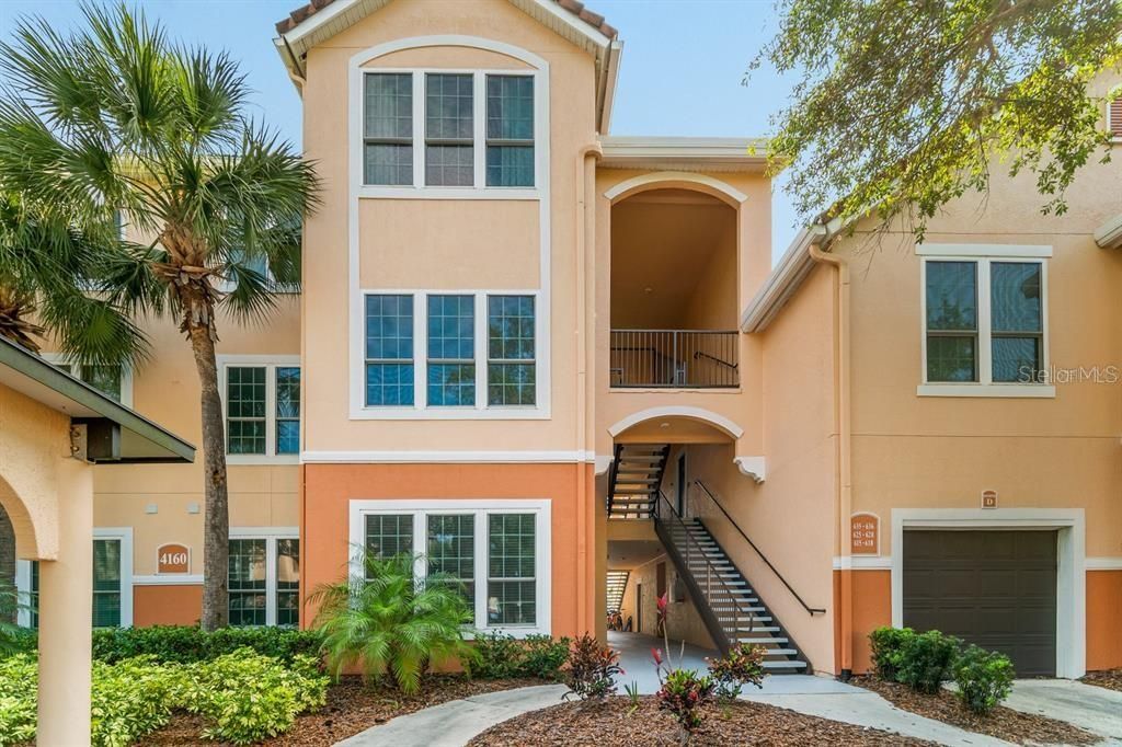 Active With Contract: $1,400 (1 beds, 1 baths, 661 Square Feet)