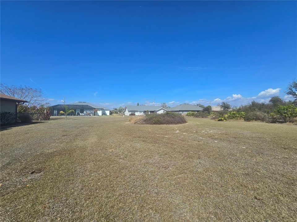 На продажу: $44,000 (0.22 acres)