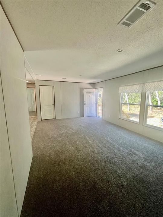 На продажу: $225,000 (3 спален, 2 ванн, 1352 Квадратных фут)