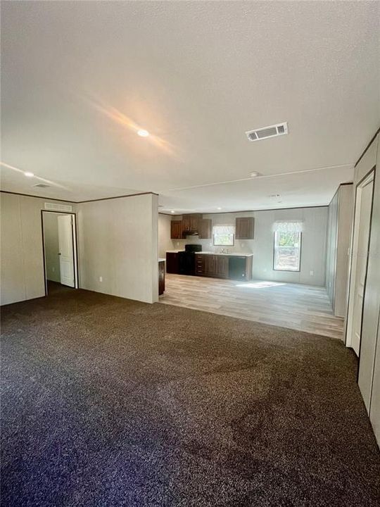 На продажу: $225,000 (3 спален, 2 ванн, 1352 Квадратных фут)