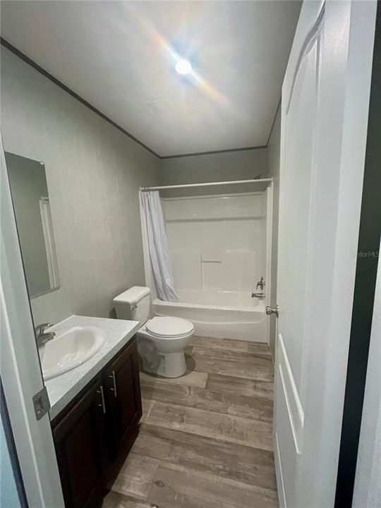 На продажу: $225,000 (3 спален, 2 ванн, 1352 Квадратных фут)