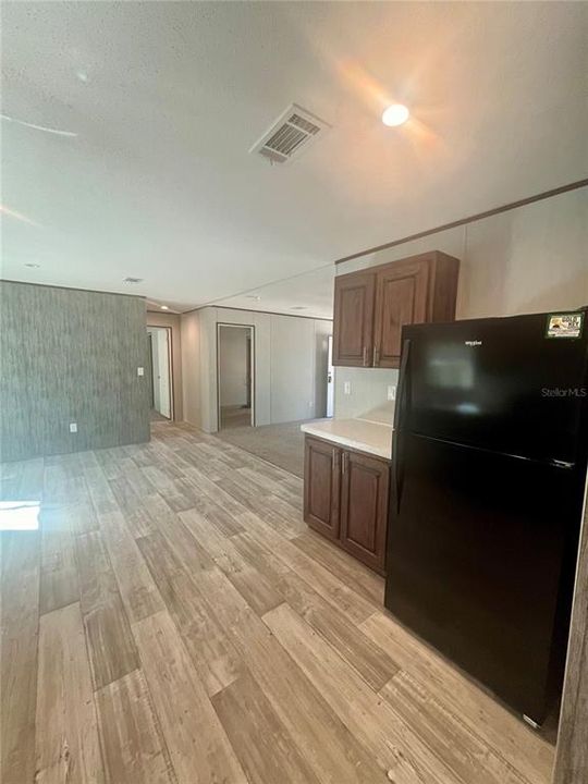 На продажу: $225,000 (3 спален, 2 ванн, 1352 Квадратных фут)