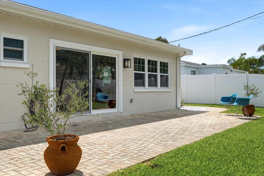 For Sale: $725,000 (2 beds, 2 baths, 1698 Square Feet)