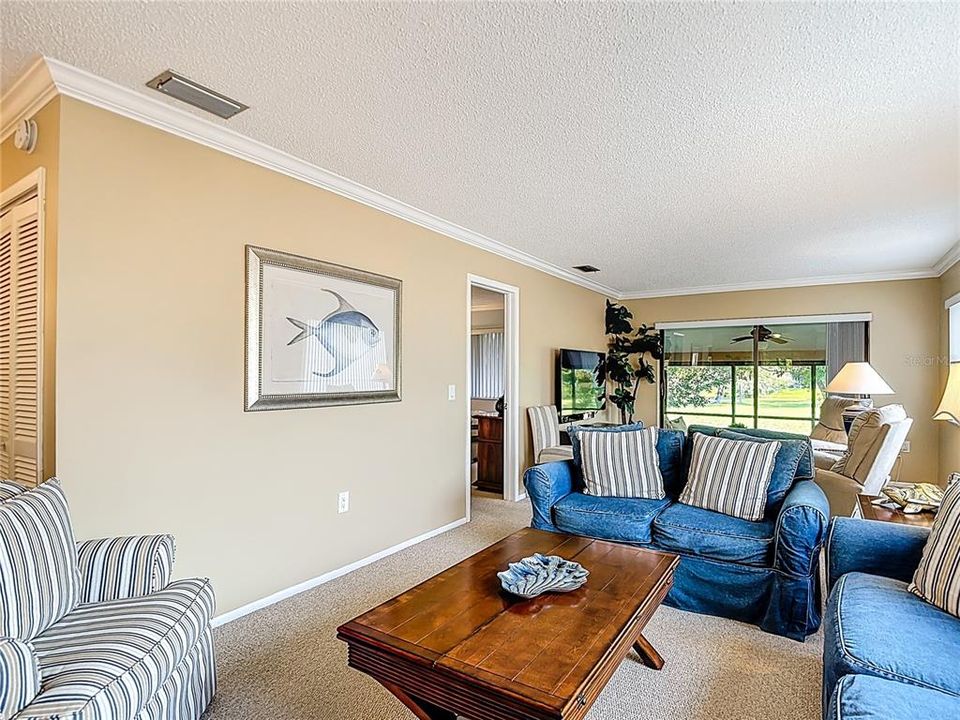 На продажу: $139,900 (2 спален, 2 ванн, 1144 Квадратных фут)