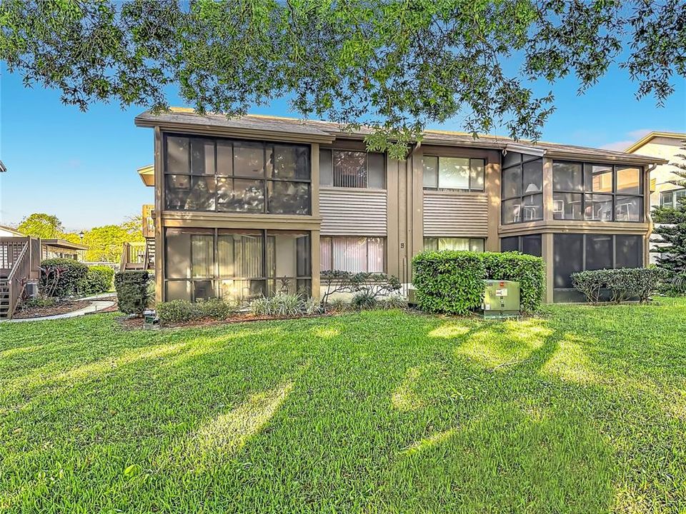 На продажу: $139,900 (2 спален, 2 ванн, 1144 Квадратных фут)