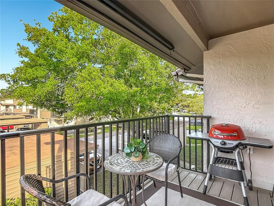 На продажу: $139,900 (2 спален, 2 ванн, 1144 Квадратных фут)