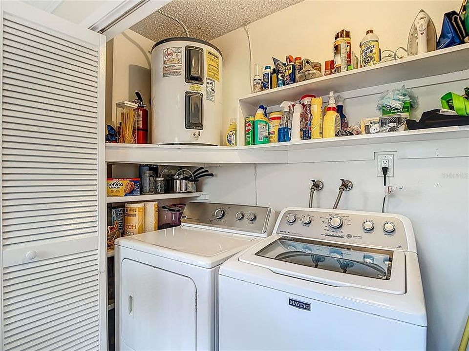 На продажу: $139,900 (2 спален, 2 ванн, 1144 Квадратных фут)